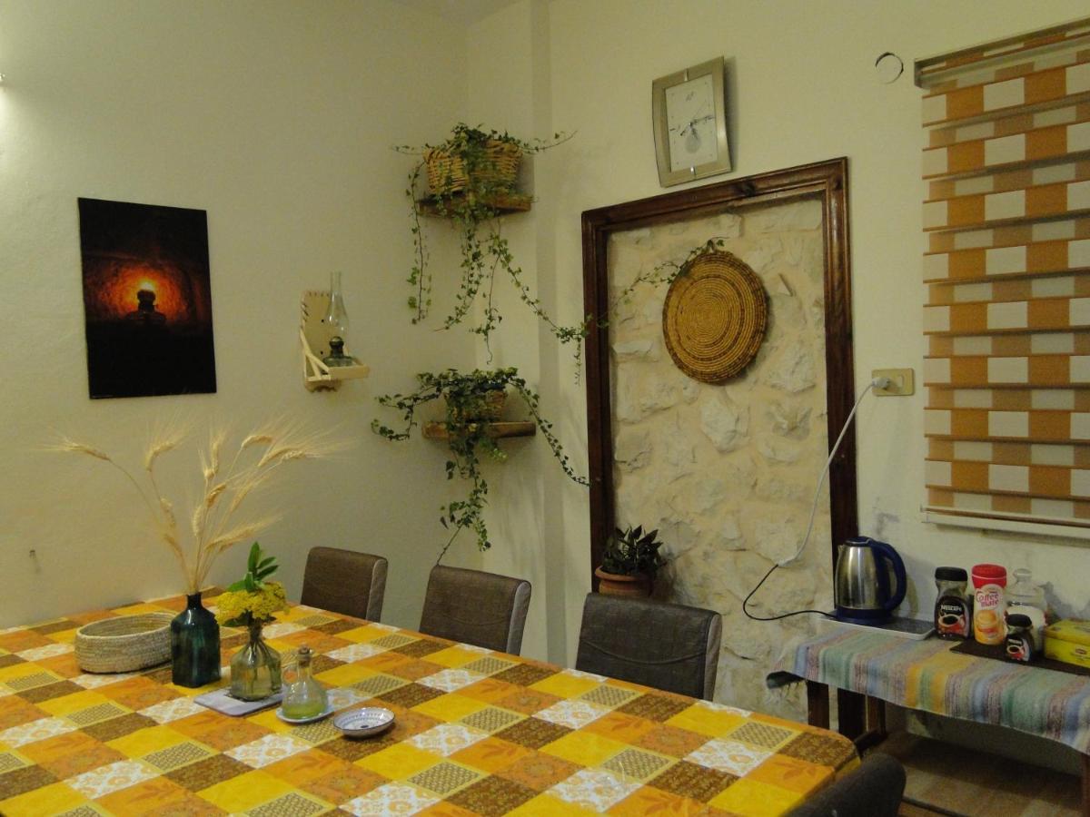 Gadara Rent Room Umm Qays Kültér fotó